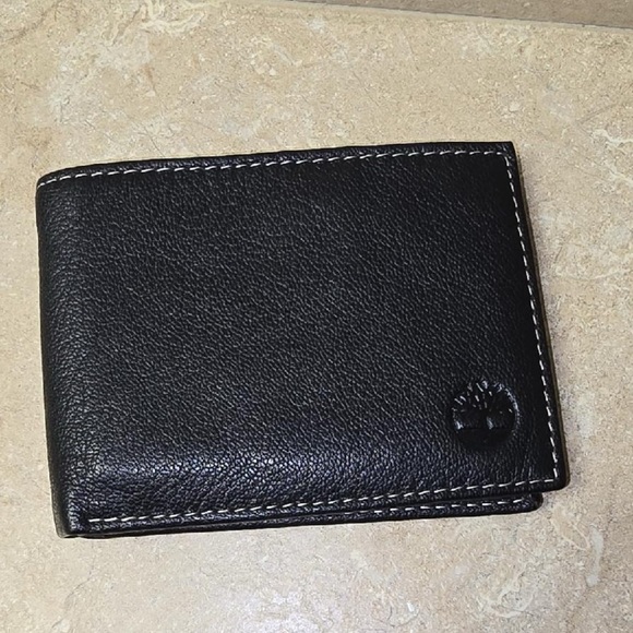 Timberland Men’s Black Leather Bi-Fold Wallet - Picture 2 of 10